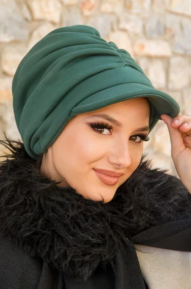 Zümrüt Kışlık Tesettür Şapka ürün görseli