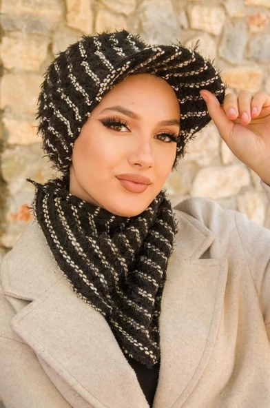 Siyah Çizgili Büzgülü Tesettür Şapka Ve Etol Takım - Resim 2