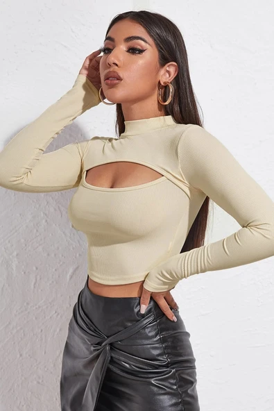 Kadın Ekru Göğüs Dekolteli Uzun Kollu Cut Out Crop Top Bluz - Resim 5