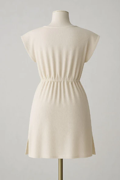 Kadın Beyaz Yanları Yırtmaçlı Tokalı V Yaka Mini Plaj Elbisesi - Resim 5