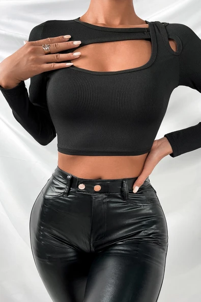 Kadın Siyah Göğüs Dekolteli Çapraz Askılı Uzun Kollu Crop Top Bluz - Resim 4