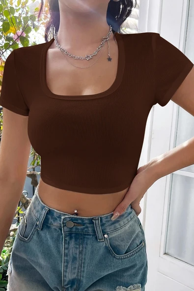Kadın Kahverengi Yarım Kol Düz Yaka Crop Top Bluz - Resim 3
