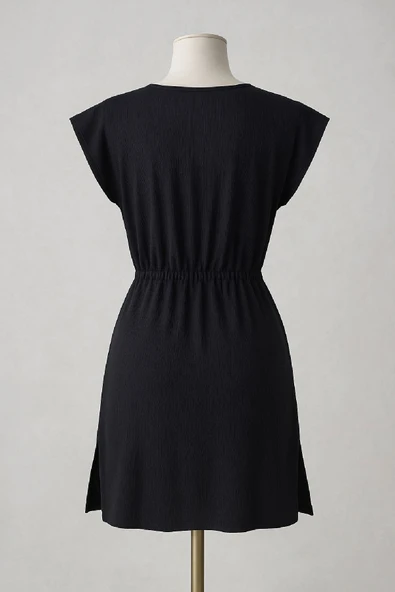 Kadın Siyah Yanları Yırtmaçlı Tokalı V Yaka Mini Plaj Elbisesi - Resim 6