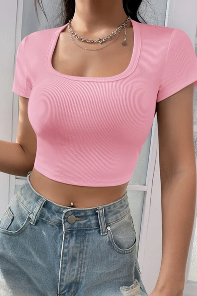 Kadın Pembe Yarım Kol Düz Yaka Crop Top Bluz ürün görseli