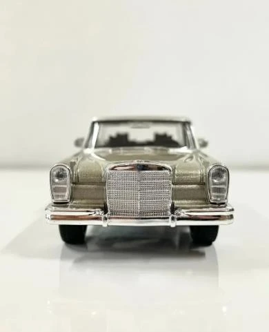 Oyuncak Metal Model Araba 1/36 Çek Bırak Gold 1963 Mercedes Benz 600 - 2