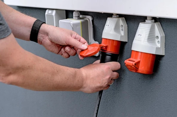 Brennenstuhl E-Mobility Serisi Duvar Tipi Uyumlu 3 Fazlı Elektrikli Araç Taşınabilir Şarj Istasyonu 8 Metre Kablolu 16A. 11 KW (Alman Menşeli) - 6