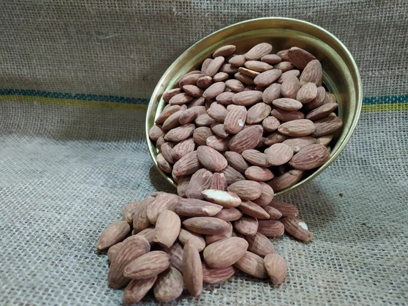 GURMEKENT BADEM İÇİ (KAVRULMUŞ) 1000GR ürün görseli