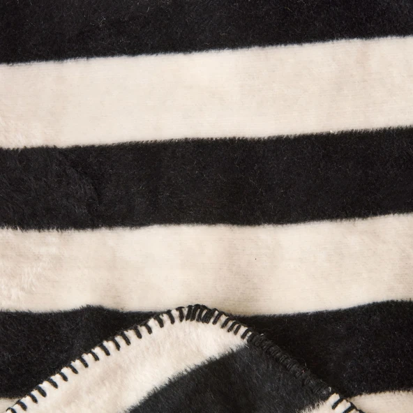 Soft Çizgili Pamuklu Tv Battaniyesi - Siyah / Beyaz - 130x170 cm - Resim 3