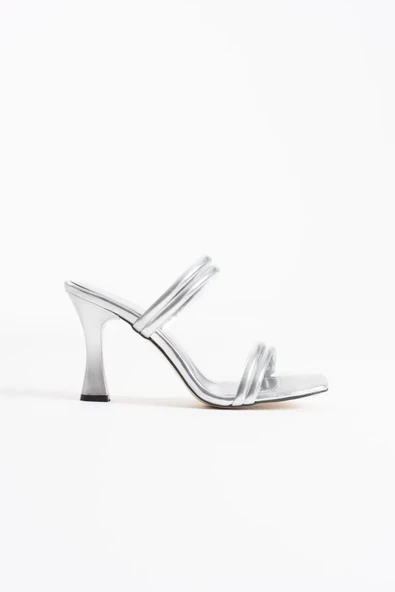 Petra Kadın Gümüş Topuklu Terlik ürün görseli