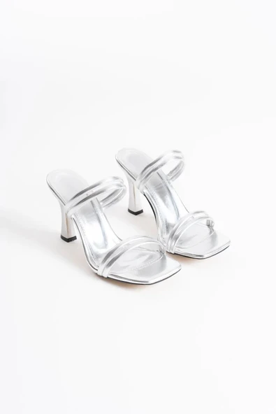 Petra Kadın Gümüş Topuklu Terlik - Resim 2