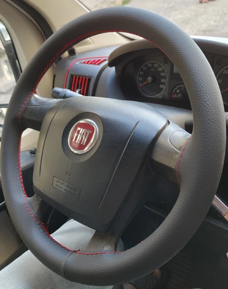 DİKİŞLİ DİREKSİYON KILIFI SİYAH DERİ KIRMIZI DİKİŞLİ FIAT DUCATO FOTODAKİ DİREKSİYON İÇİN ürün görseli