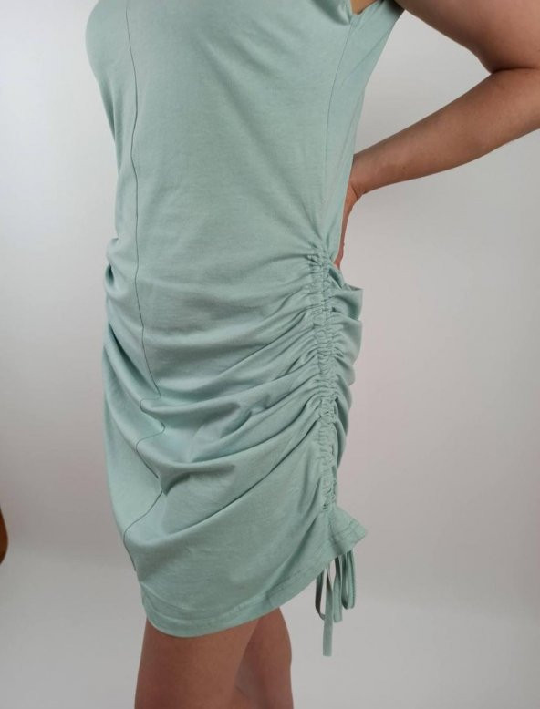 GO ON OUTFIT Kadın Su Yeşili Vatkalı Yandan Ayarlanabilir  Büzgü V-Yaka Elbise GOON119 - 2