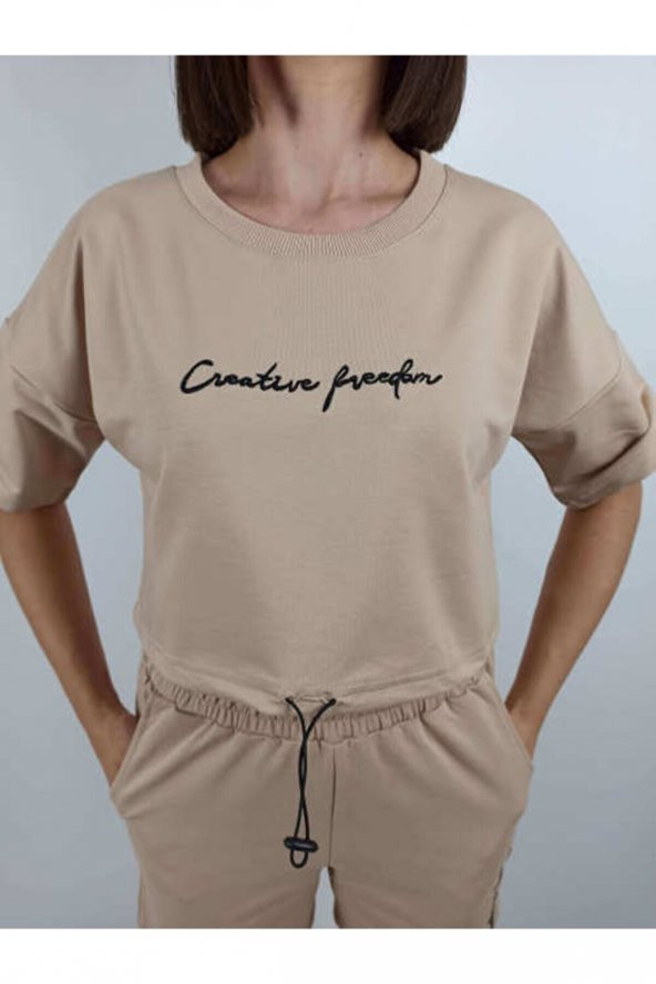 GO ON OUTFIT Kadın Önü Nakışlı T-Shirt Ve Bermuda Şortlu Bej Takım GOON150 - 5