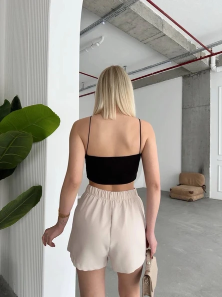 Tek yırtmajlı şort etek - Resim 3