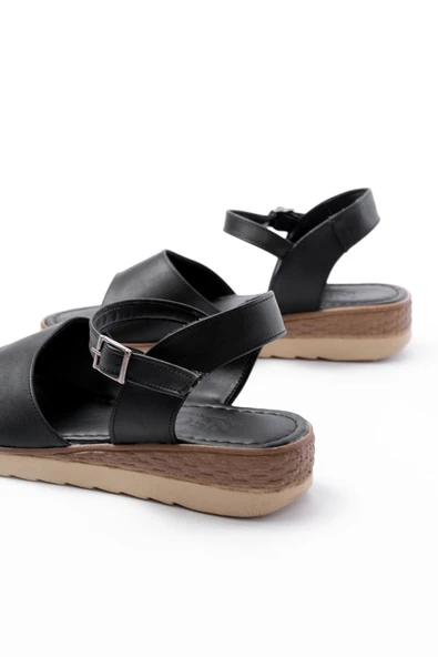 692-500 Siyah Ortopedik Taban Tokalı Kadın Sandalet - 5