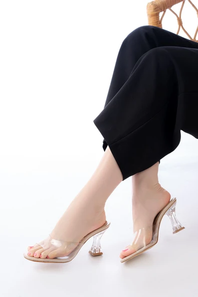 S-619 Bej Rugan Şeffaf Bantlı Şeffaf Topuklu Yuvarlak Burunlu Kadın Terlik ürün görseli