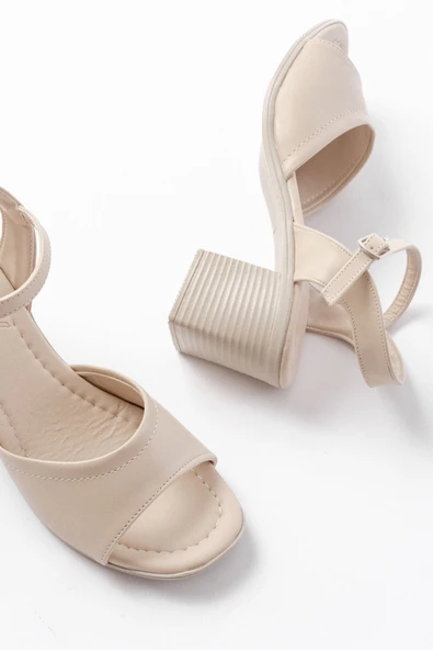 K-13 Bej Günlük  Topuklu Kadın Sandalet - Resim 4