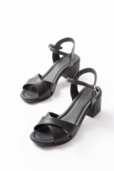 K-11 Siyah Günlük Çapraz Topuklu Kadın Sandalet - Resim 3