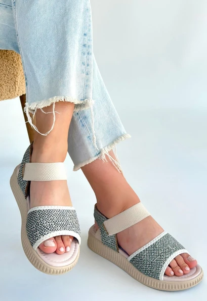 Pabucmarketi Yeşil Hasır Kadın Düz Sandalet ürün görseli