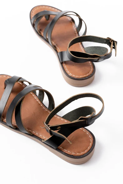 205-209 Siyah Hakiki Deri Tokalı Parmak Arası Kadın Sandalet - 3