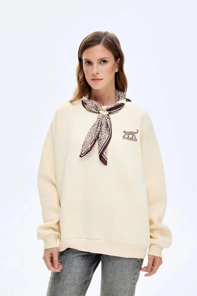 Quzu Fular ve Nakış Detaylı Kadın Sweatshirt - 6