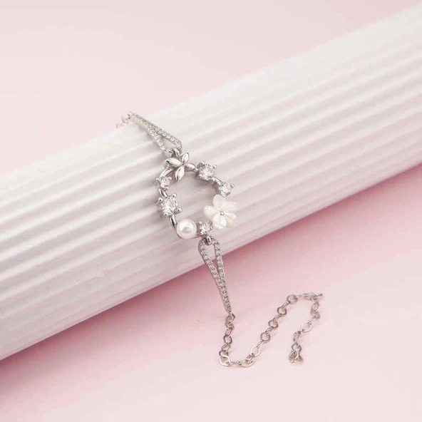 Gümüş Manolya Çiçeği Kelebek Kadın Bileklik ürün görseli 1