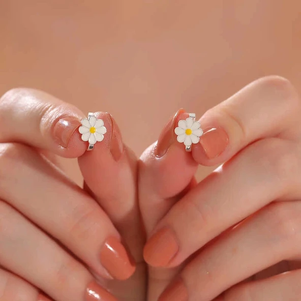 Gümüş Papatya Çocuk Küpesi - Resim 2