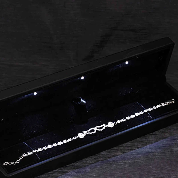 Gümüş Işıklı Kutulu Melek Kanadı Kadın Bileklik ürün görseli 1