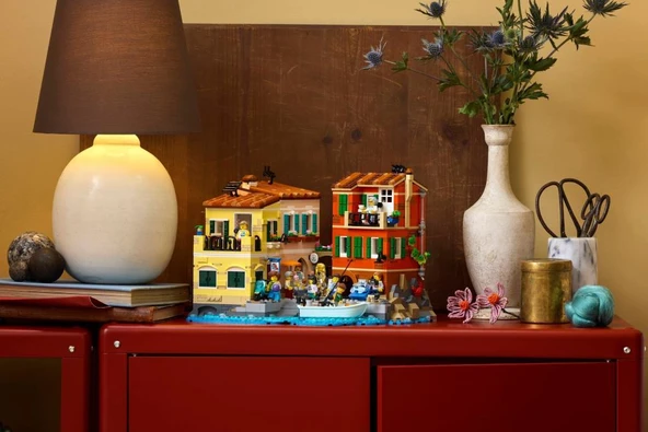 LEGO 21359 İtalyan Rivierası - Resim 7