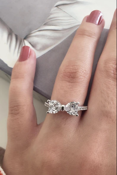 Kadın Vip Seri Baget Zirkon Taşlı Numarasız Ayarlanabilir Yüzük ürün görseli