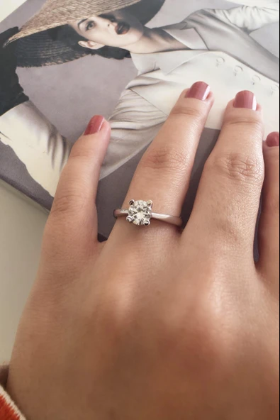 Kadın Vip Seri Zirkon Tek Taş Numaralı Yüzük ürün görseli