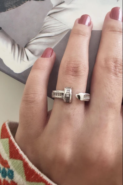 Kadın Vip Seri Baget Zirkon Taşlı Numarasız Ayarlanabilir Yüzük ürün görseli