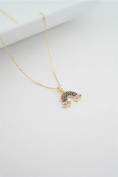 Kadın Gökkuşağı Figürlü Kolye – Renkli Taşlı & Zarif Tasarım - Resim 2