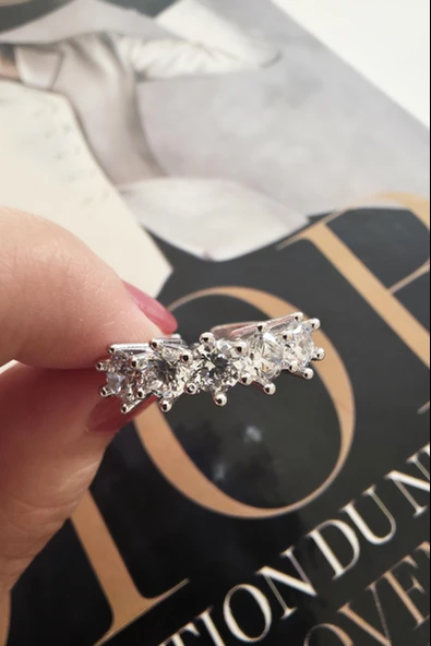 Kadın Vip Seri Baget Zirkon Taşlı 5 Taş Numarasız Ayarlanabilir Yüzük - Resim 4