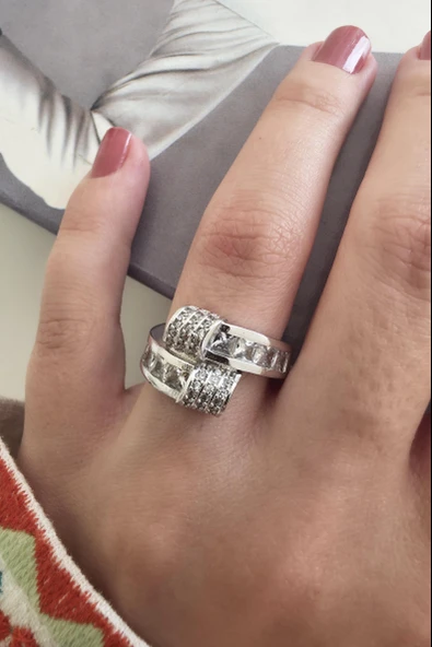 Kadın Vip Seri Baget Zirkon Taşlı Numarasız Ayarlanabilir Yüzük ürün görseli