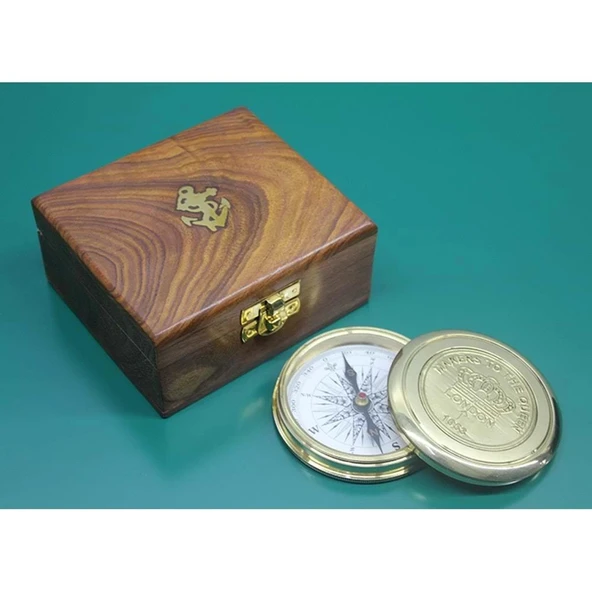 Ahşap Kutulu Pirinç Pusula ürün görseli