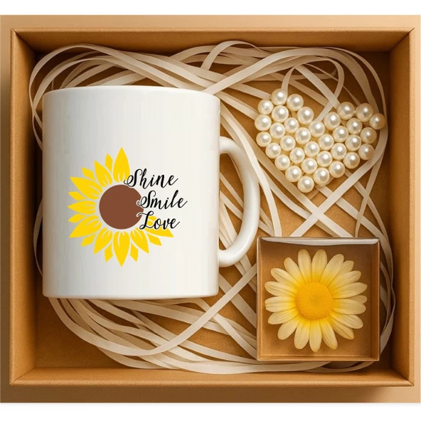 Doğum Günü Hediye Kutusu, Hediye Sepetleri, Papatya Konsept Kupa, Papatya Mum, Kalp Anahtarlık Hediye Seti P1-05