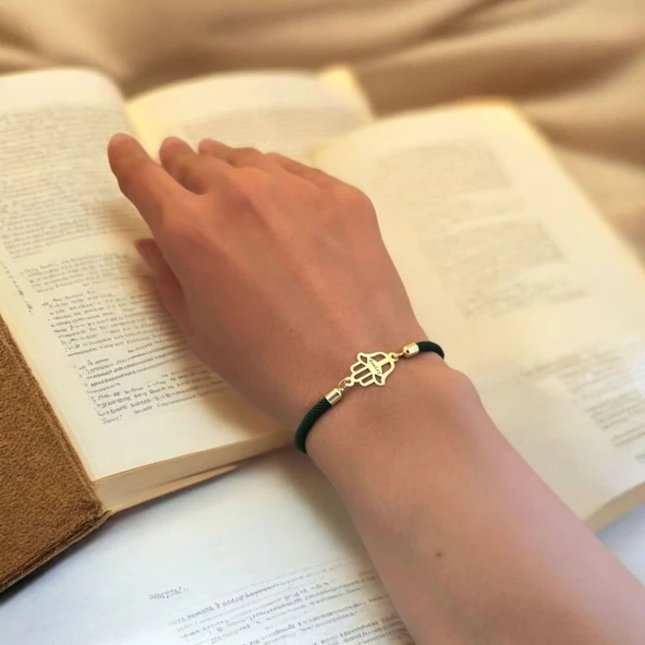 14 Ayar Altın Plakalı İsme Özel Hamsa Figürlü Koyu Yeşil İpek Örgülü Hediye Bileklik-498 - Resim 2