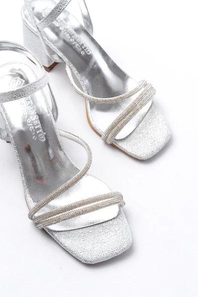 S-900  Gümüş Bantlı Taşlı Kalın Şeffaf Topuklu Kadın Ayakkabı - Resim 4