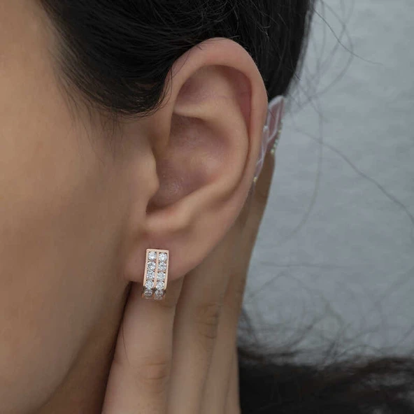 Gümüş Çift Sıra Beyaz Taşlı J Kadın Küpe - Resim 4