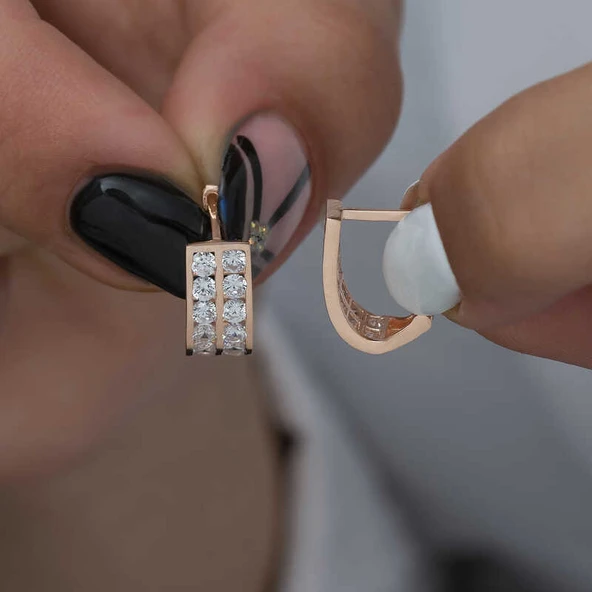 Gümüş Çift Sıra Beyaz Taşlı J Kadın Küpe - Resim 2