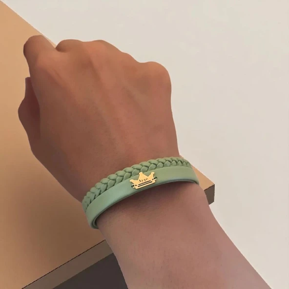 14 Ayar Altın Plakalı İsme Özel Taç Motifli Doğal Yeşil Derili Hediye Bileklik-512 - Resim 2