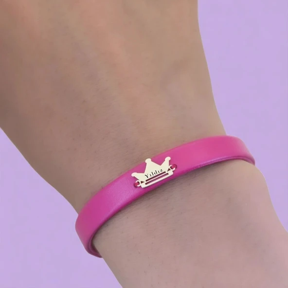 14 Ayar Altın Plakalı İsme Özel Taç Motifli Doğal Pembe Derili Hediye Bileklik-514 - Resim 3