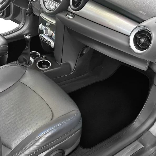 Siyah Kenarlı 5'li Araç Oto Halı Paspas Seti - Ön Arka Takım Siyah Araba Taban Paspas - Resim 4