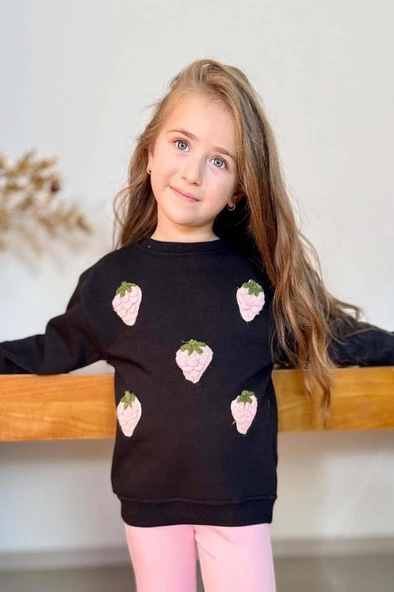 Kız Çocuk Üzeri Çilek Figürlü 3 İplik Kazak Bol Kesim Skuba Kumaş Pembe Alt Üst Takım - 3