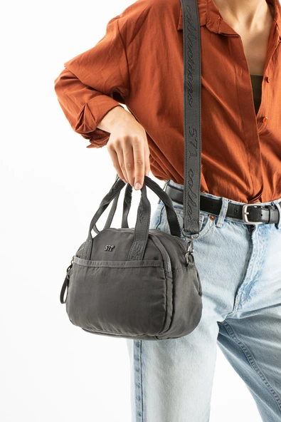 Yumuşak Dokulu Ultra Hafif, Esnek ve Su Geçirmez Polyamid Kumaş Omuz ve Kol Çantası Gri Model: (571-13-14H) ürün görseli 1