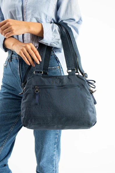 Yumuşak Dokulu Ultra Hafif, Esnek ve Su Geçirmez Polyamid Kumaş Omuz ve Kol Çantası Lacivert Model: (571-13-14F) - Resim 3