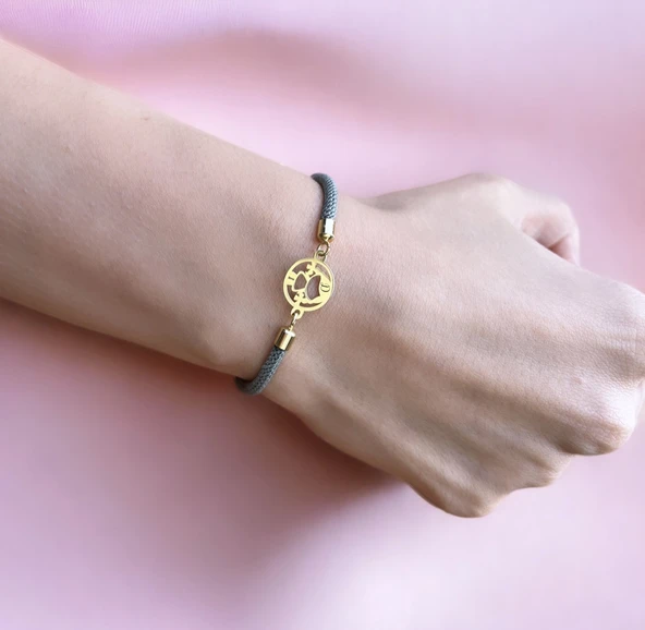 14 Ayar Altın Plakalı Harfe Özel Gri İpek Örgülü Kız Çocuk Motifli Hediye Bileklik-524 - Resim 2