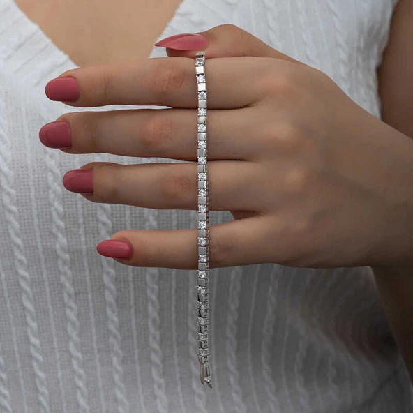 Gümüş Beyaz Taşlı Su Yolu Kadın Bileklik ürün görseli 1