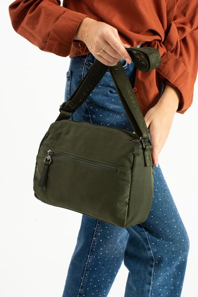 Yumuşak Dokulu Ultra Hafif, Esnek ve Su Geçirmez Polyamid Kumaş Omuz Çantası Koyu Yeşil Model: (571-13-14C) - Resim 3